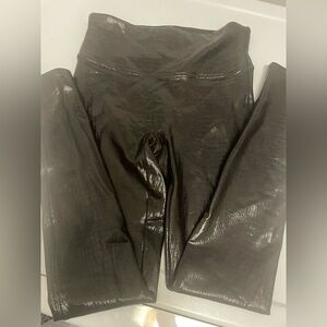 SPANX Faux embossed Leather Jogger Pants | Black | Size M